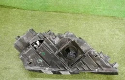 Фара ксенон левая для Skoda Octavia 2014 года на фотографиях