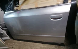 Двери для Audi A4 2003 года на фотографиях