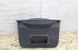 Обшивка двери багажника для Renault Duster на фотографиях