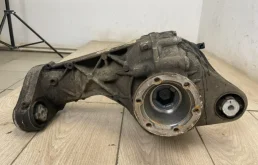 Редуктор переднего моста для Volkswagen Touareg 2009 года на фотографиях