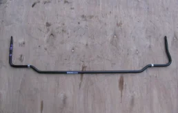 Стойка стабилизатора задняя для Nissan X-Trail 2004 года на фотографиях