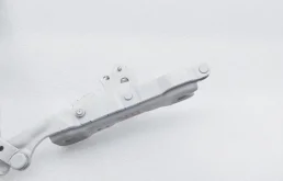 Петля капота левая для BMW 5er на фотографиях