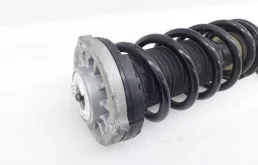 Амортизатор передний правый для BMW 5er 2016 года на фотографиях