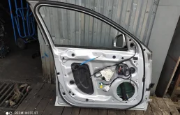 Дверь передняя левая для Audi A4 2015 года на фотографиях