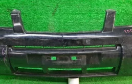 Бампер для Nissan X-Trail 2005 года на фотографиях