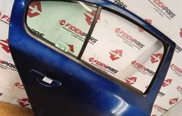 Дверь задняя правая для Skoda Octavia 2005 года на фотографиях