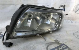 Фара левая для Volvo S80 2005 года на фотографиях