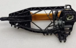 Уплотнитель передней правой двери для Audi A6 на фотографиях