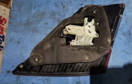 Фонарь левый для Mercedes-Benz S class 2005 года на фотографиях