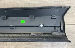 Усилитель переднего бампера для Volkswagen Tiguan 2012 года на фотографиях