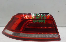 Фонарь внешний левый для Volkswagen Passat 2015 года на фотографиях