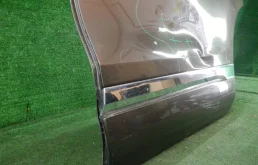 Накладка на дверь задняя левая для Volkswagen Touareg 2014 года на фотографиях