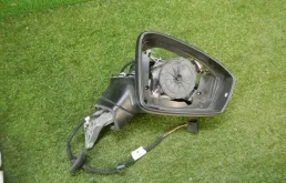 Зеркало боковое правое для Volkswagen Tiguan 2016 года на фотографиях