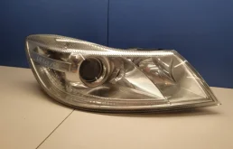 Фары для Skoda Octavia 2012 года на фотографиях