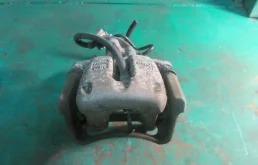 Суппорт задний правый для Volkswagen Passat 2006 года на фотографиях