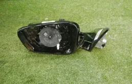 Стекла и зеркала для BMW 5er 2022 года на фотографиях