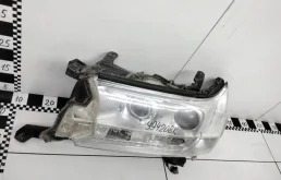 Фонарь левый для Toyota Land Cruiser 2013 года на фотографиях