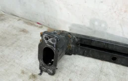 Усилитель бампера передний верхний для Toyota RAV4 2014 года на фотографиях