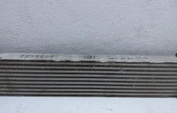 Радиатор интеркулера для Audi A4 2007 года на фотографиях