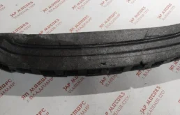 Усилитель переднего бампера для Volkswagen Tiguan 2008 года на фотографиях