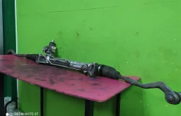 Рулевая рейка для Audi A4 2007 года на фотографиях