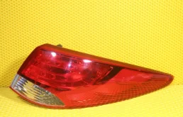 Фонарь внешний правый для Hyundai ix35 2016 года на фотографиях