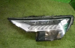 Фара левая для Audi Q8 на фотографиях