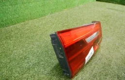 Фонарь внутренний левый для BMW 5er 2019 года на фотографиях