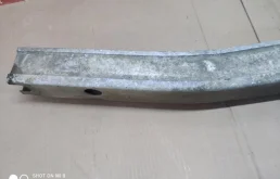 Усилитель заднего бампера для Toyota RAV4 2009 года на фотографиях