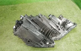 Фара левая для Audi Q8 на фотографиях