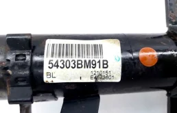 Амортизатор передний левый для Nissan Qashqai 2015 года на фотографиях