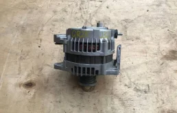 Генератор для Nissan X-Trail 2000 года на фотографиях