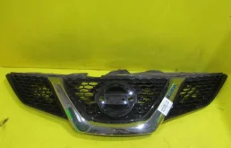 Решетка радиатора для Nissan Qashqai 2013 года на фотографиях
