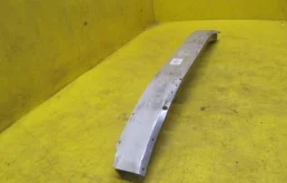 Усилитель бампера передний верхний для Opel Astra 2005 года на фотографиях