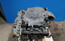 Двигатель без навесного для Nissan Fuga 2005 года на фотографиях