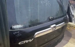 Крышка багажника для Honda CR-V 2006 года на фотографиях