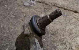 Рычаг передний левый верхний для Mercedes-Benz S class 2013 года на фотографиях