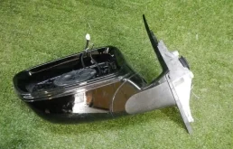 Стекла и зеркала для BMW 5er 2022 года на фотографиях