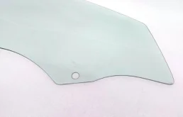 Стекло двери переднее правое для Skoda Octavia 2017 года на фотографиях