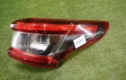 Фонарь внешний правый для Nissan Qashqai 2018 года на фотографиях