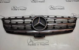 Решетка радиатора для Mercedes-Benz M class 2015 года на фотографиях