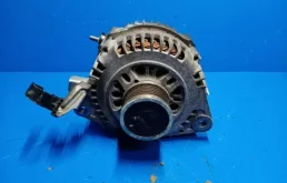 Генератор для Nissan X-Trail 2002 года на фотографиях