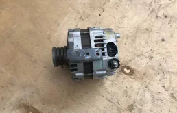 Генератор для Nissan X-Trail 2000 года на фотографиях