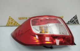 Фонарь левый для Renault Logan 2015 года на фотографиях