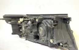 Фара левая для Toyota Land Cruiser 2011 года на фотографиях