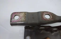 Крепление петли капота для Hyundai Tucson на фотографиях