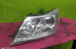 Фары для Skoda Octavia 2004 года на фотографиях