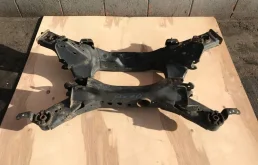 Задний подрамник для Infiniti FX на фотографиях