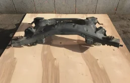 Задний подрамник для Infiniti FX на фотографиях