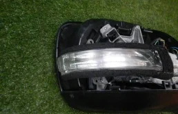 Зеркало боковое правое для Toyota Land Cruiser 2019 года на фотографиях